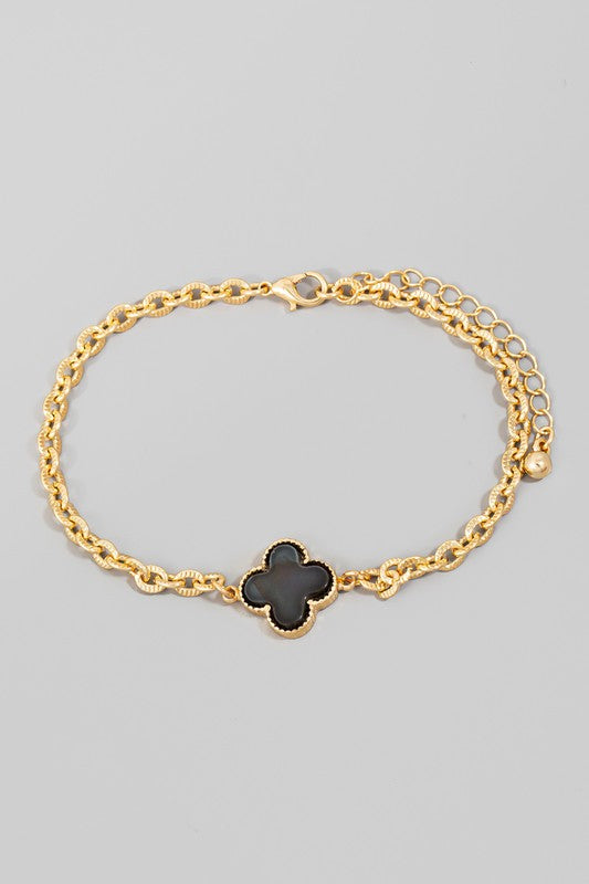 Textured Clover Charm Chain Bracelet